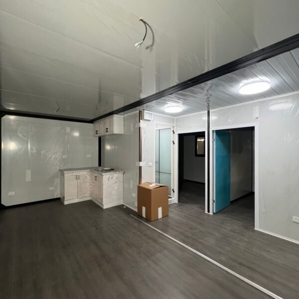 20ft Expandable Container House Wenge Wood Panels Black Frame 2 Bedrooms Flat Roof Design - Image 6