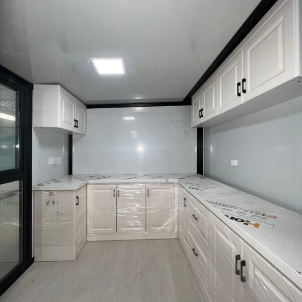 40ft Expandable House with Black Frame Antique Gray Walls Four Bedrooms One Bathroom - Image 4