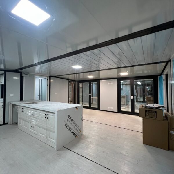 40ft Expandable House with Black Frame Antique Gray Walls Four Bedrooms One Bathroom - Image 10