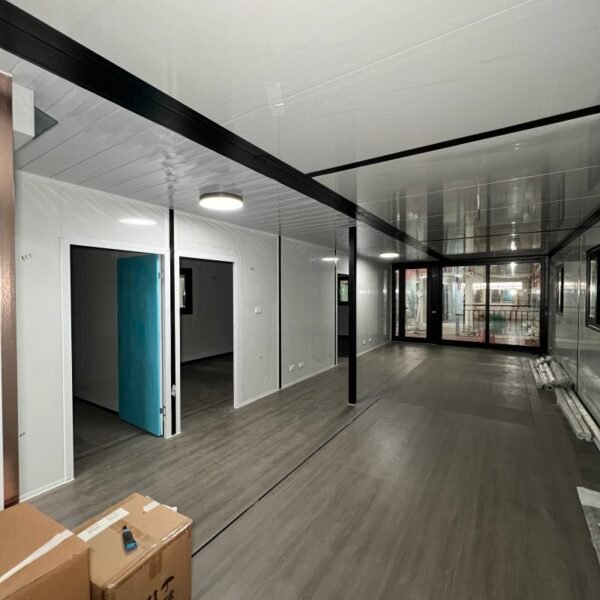 40ft Expandable House with Black Frame Three Bedrooms One Bathroom Flat Roof Dual Wings and Sloped Roof Pavilion - Image 7